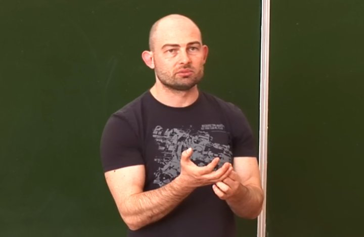 Кадр из видео Дениса Ребрикова. Изображение: lectoriy.mipt.ru